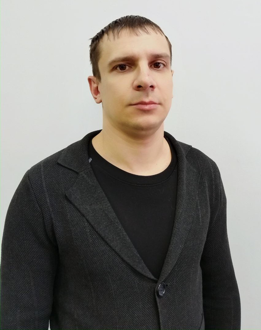 Скрябин Максим Сергеевич.
